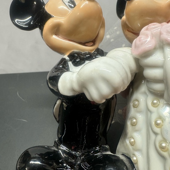 Disney Wedding Mickey Mouse And Minnie Bride and Groom Porcelain Cake Topper - Picture 9 of 10
